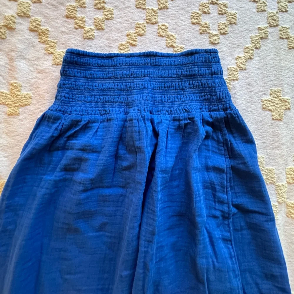 NWT Blue crinkle long skirt. Medium. Old Navy. - Picture 2 of 8